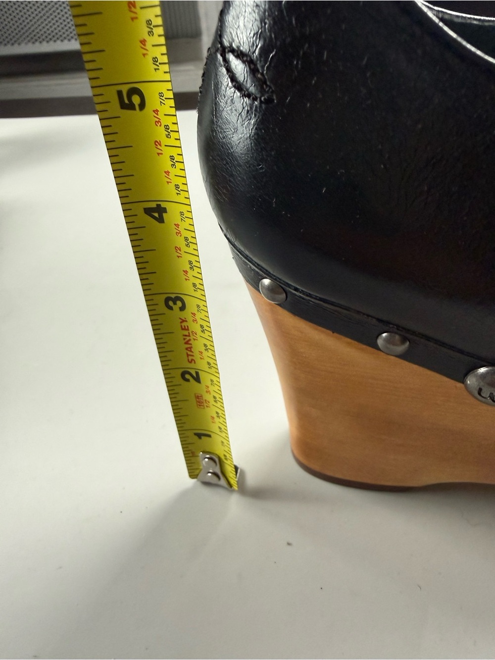 UGG Australia Chrissie T-Strap Wooden Clog Platform Heels Black Leather Womens 7 - Picture 9 of 10